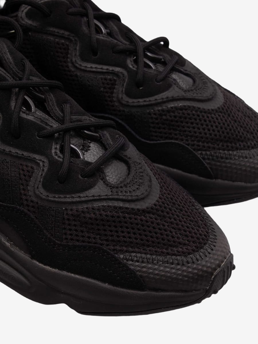 ADIDAS ORIGINALS — Ozweego Core Black/ Grey Five