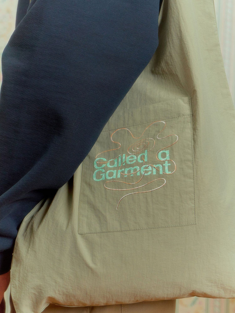 CALLED A GARMENT — Шопер Autre Tote Bag Пыльно-оливковый