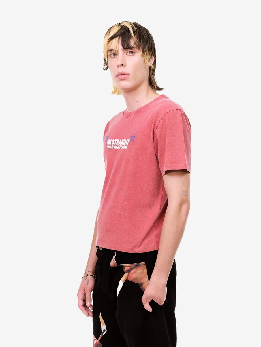 CARNE BOLLENTE — Футболка Straight Up Gay Red