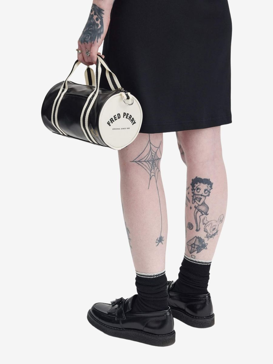 FRED PERRY — Сумка Classic Mini Barrel Bag Black/Ecru