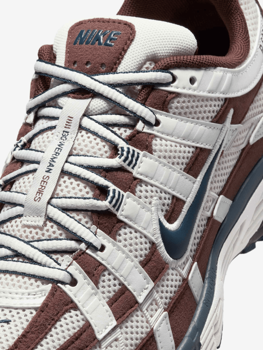 NIKE — Кроссовки P6000 Baroque Brown/Metallic Summit White