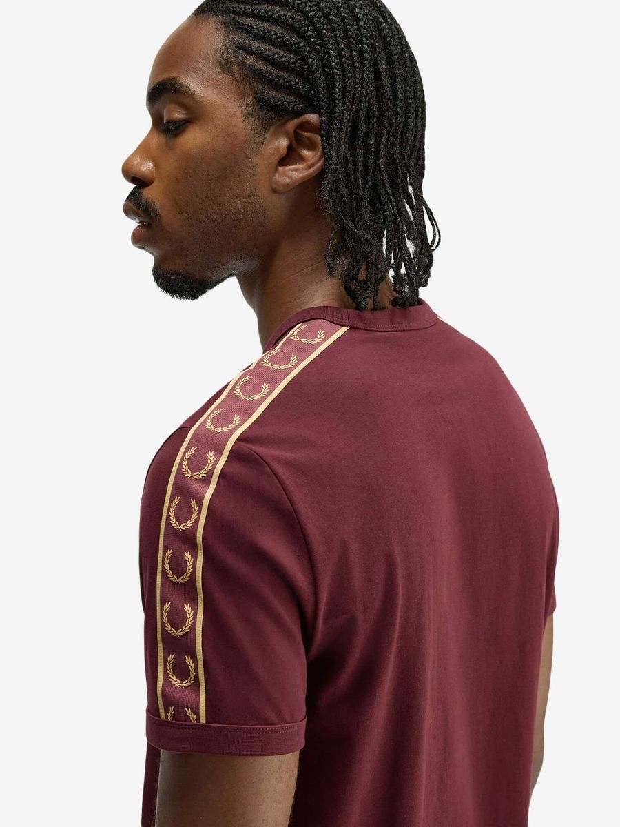 FRED PERRY — Футболка Contrast Tape Ringer Oxblood
