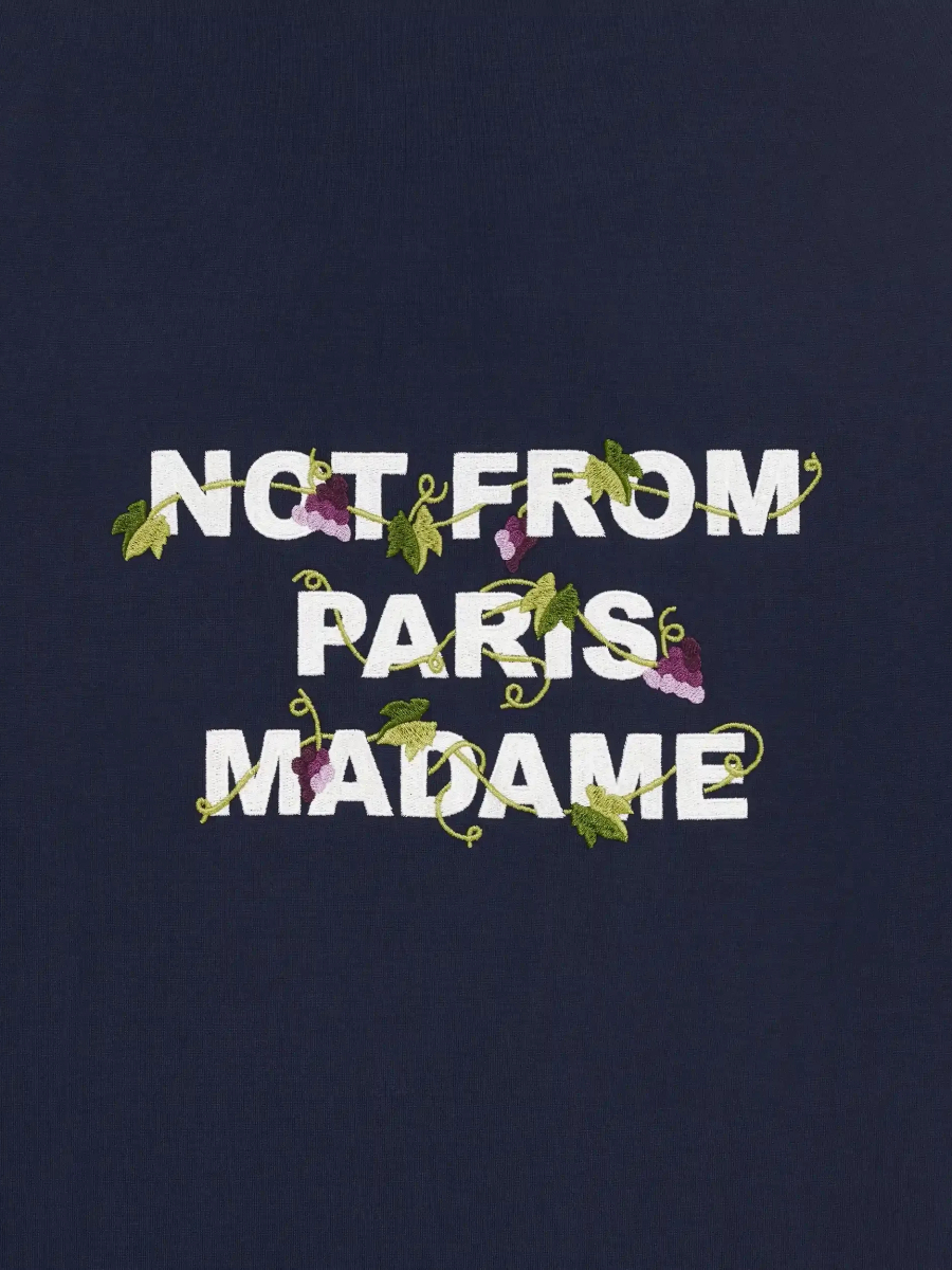 DRÔLE DE MONSIEUR — Футболка Vine Embroidered Slogan Tee Navy