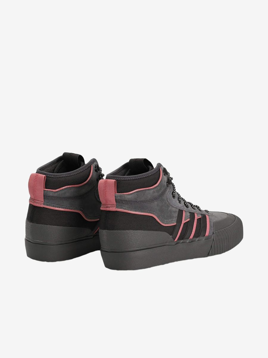 ADIDAS ORIGINALS — Akando ATR Boots Core Black/Red/Carbon