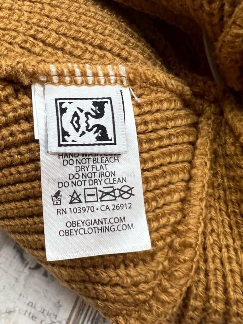 OBEY — Шапка Мicro Satin Brass