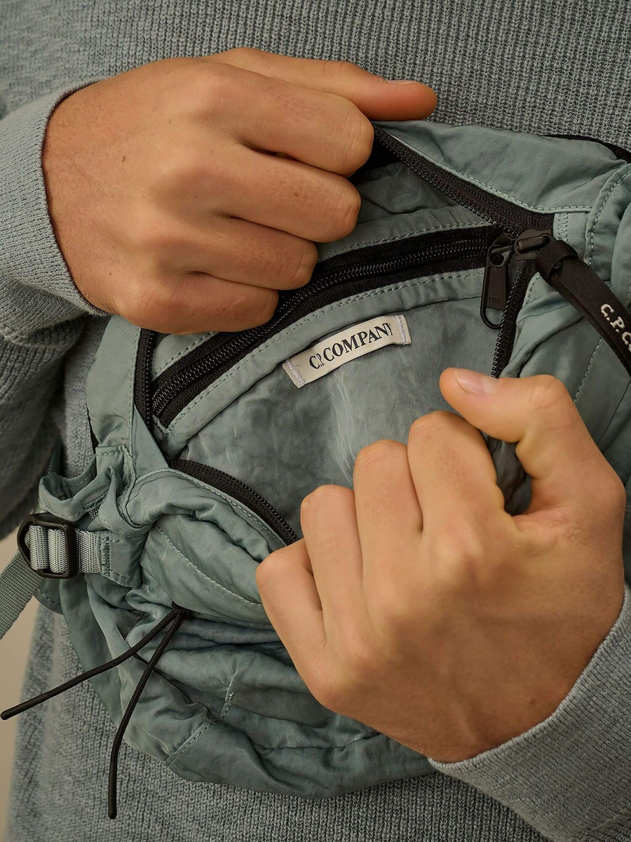 C.P. COMPANY — Сумка Nylon B Waistbag Silver Blue