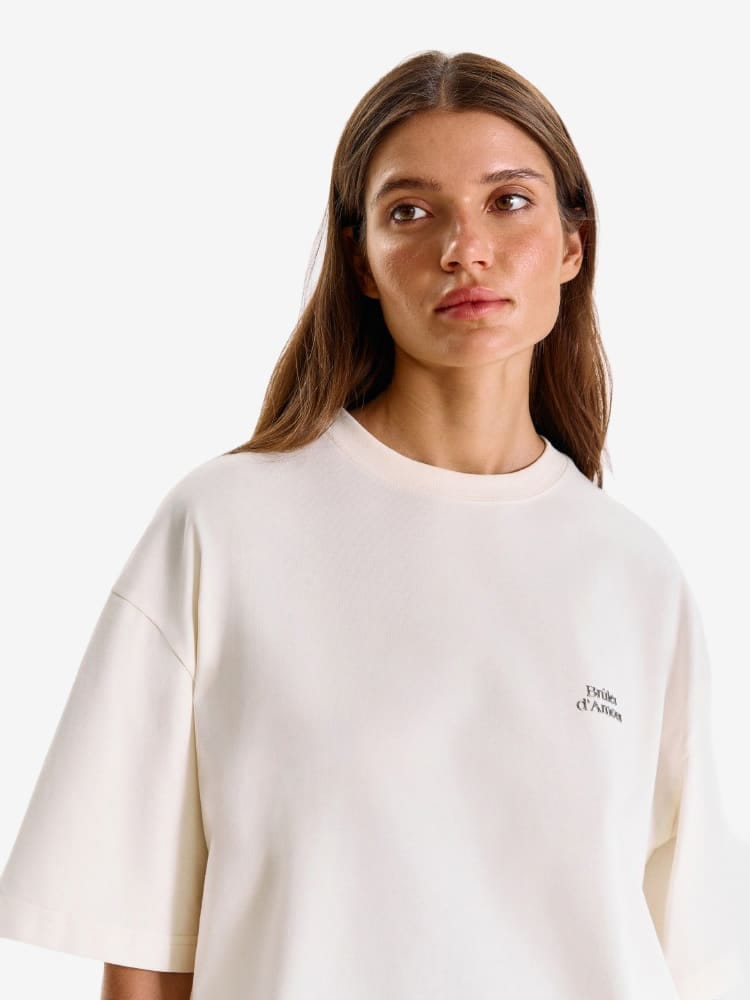 BRÛLER D’AMOUR — Футболка Logo de Base 02 White