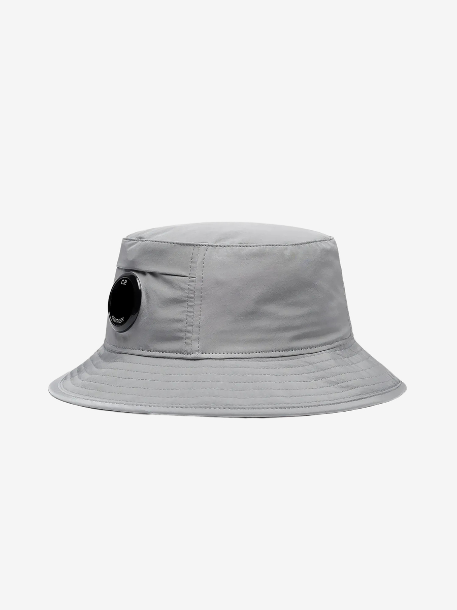 C.P. COMPANY — Панама Chrome-R Lens Bucket Hat Dove Grey