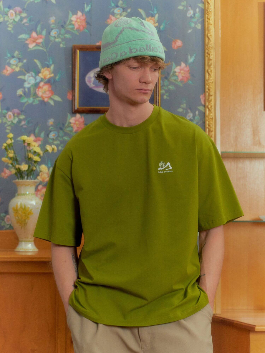 CALLED A GARMENT — Футболка Stone Shapes Золотая оливка