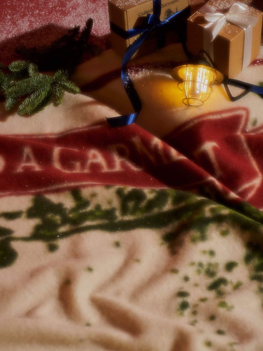 CALLED A GARMENT — Плед Handy Art Blanket Multicolor