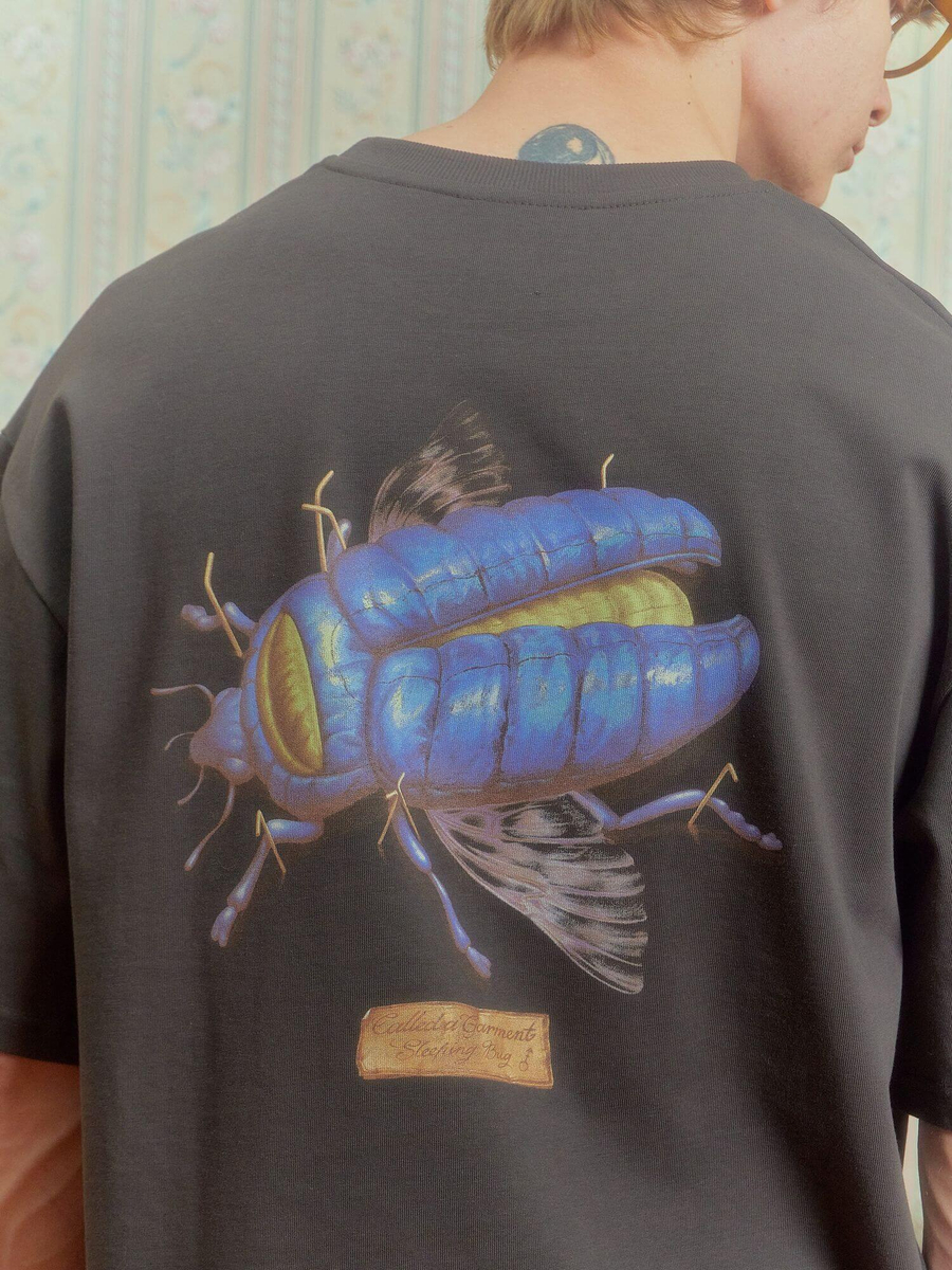 CALLED A GARMENT — Футболка Bug Темно-Серый