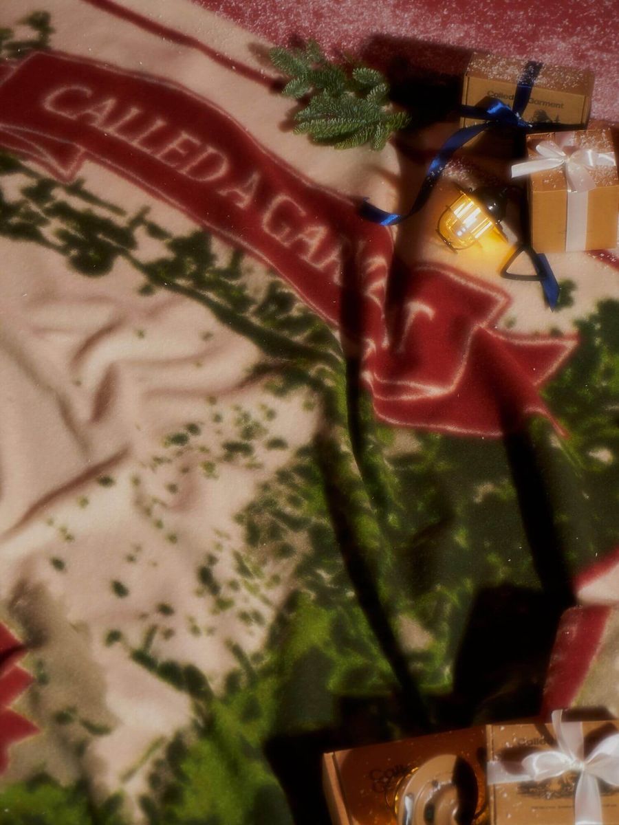 CALLED A GARMENT — Плед Handy Art Blanket Multicolor