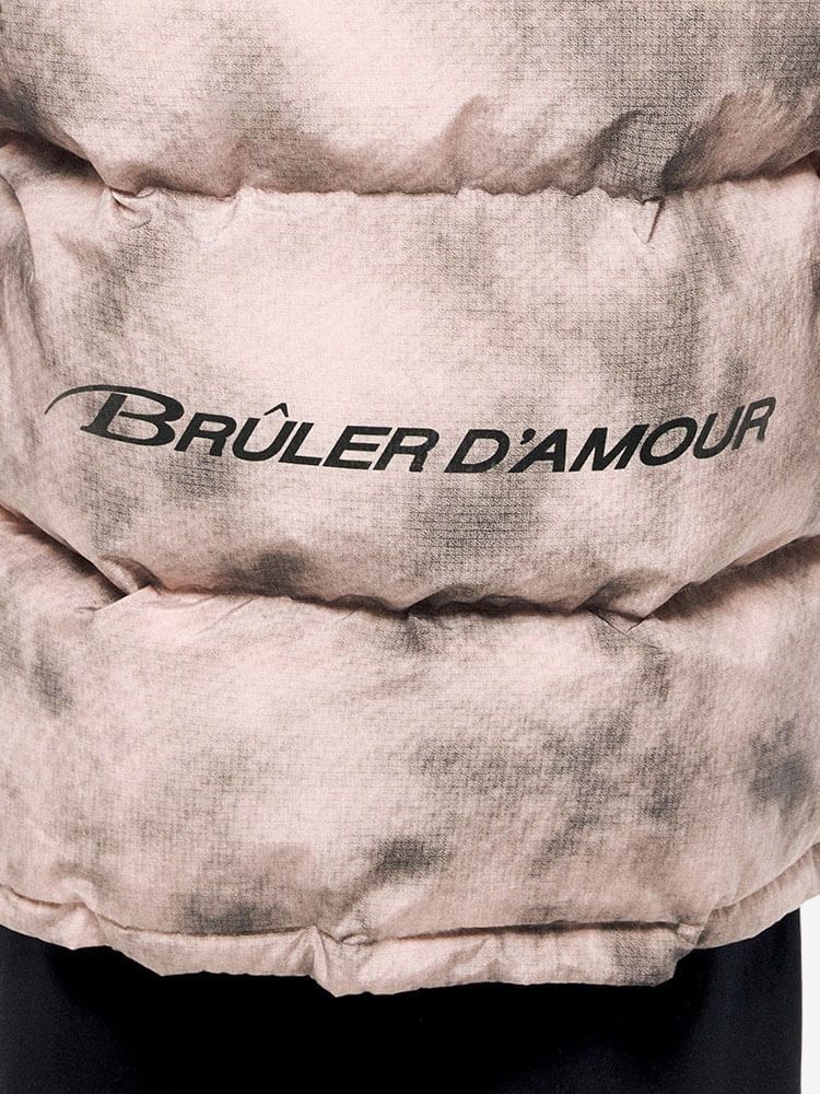 BRÛLER D’AMOUR — Куртка Sable Puffer серо-розовый