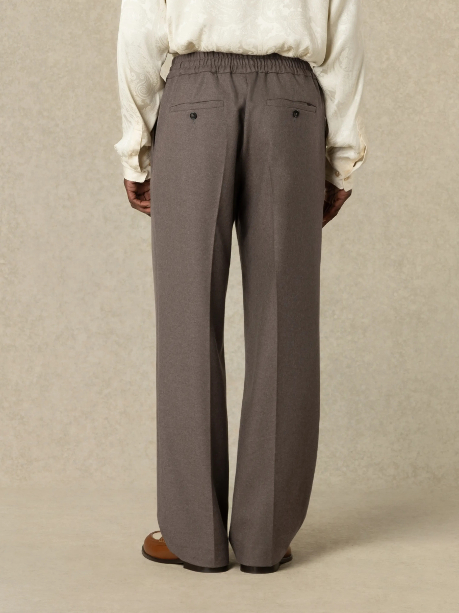 DRÔLE DE MONSIEUR — Брюки Elastic Waist Flannel Pant Light Brown