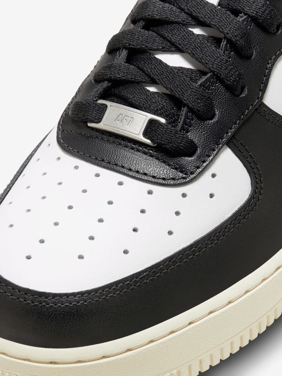 NIKE — Кроссовки Air Force 1 '07 Low Black/White Coconut Milk