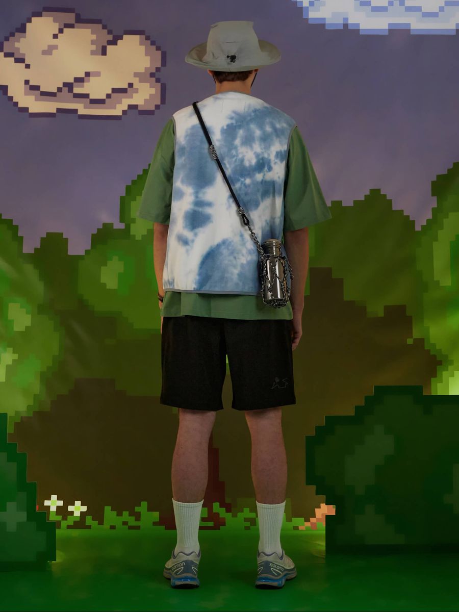 CALLED A GARMENT — Жилетка Wilderness Tie-Dye Облачное небо