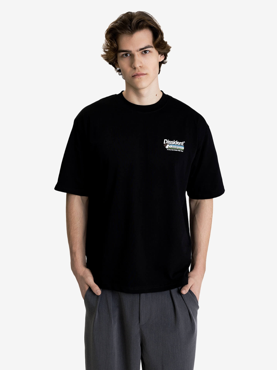 DISSIDENT — Футболка Print Works Tee in Black