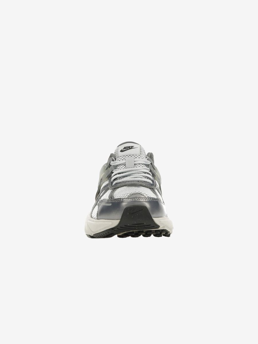 NIKE — Кроссовки V2K RUN Pure Platinum/Wolf Gray