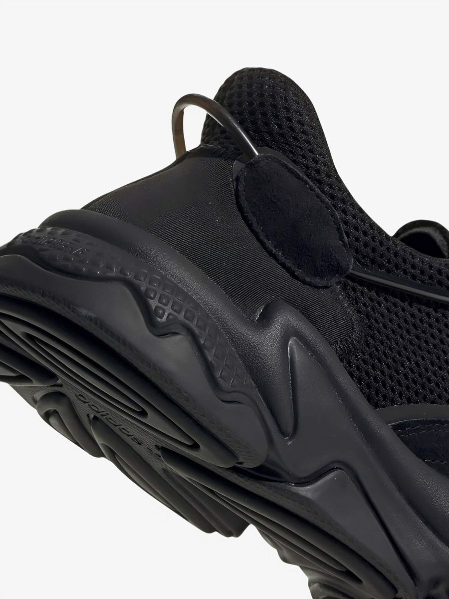 ADIDAS ORIGINALS — Ozweego Core Black/ Grey Five