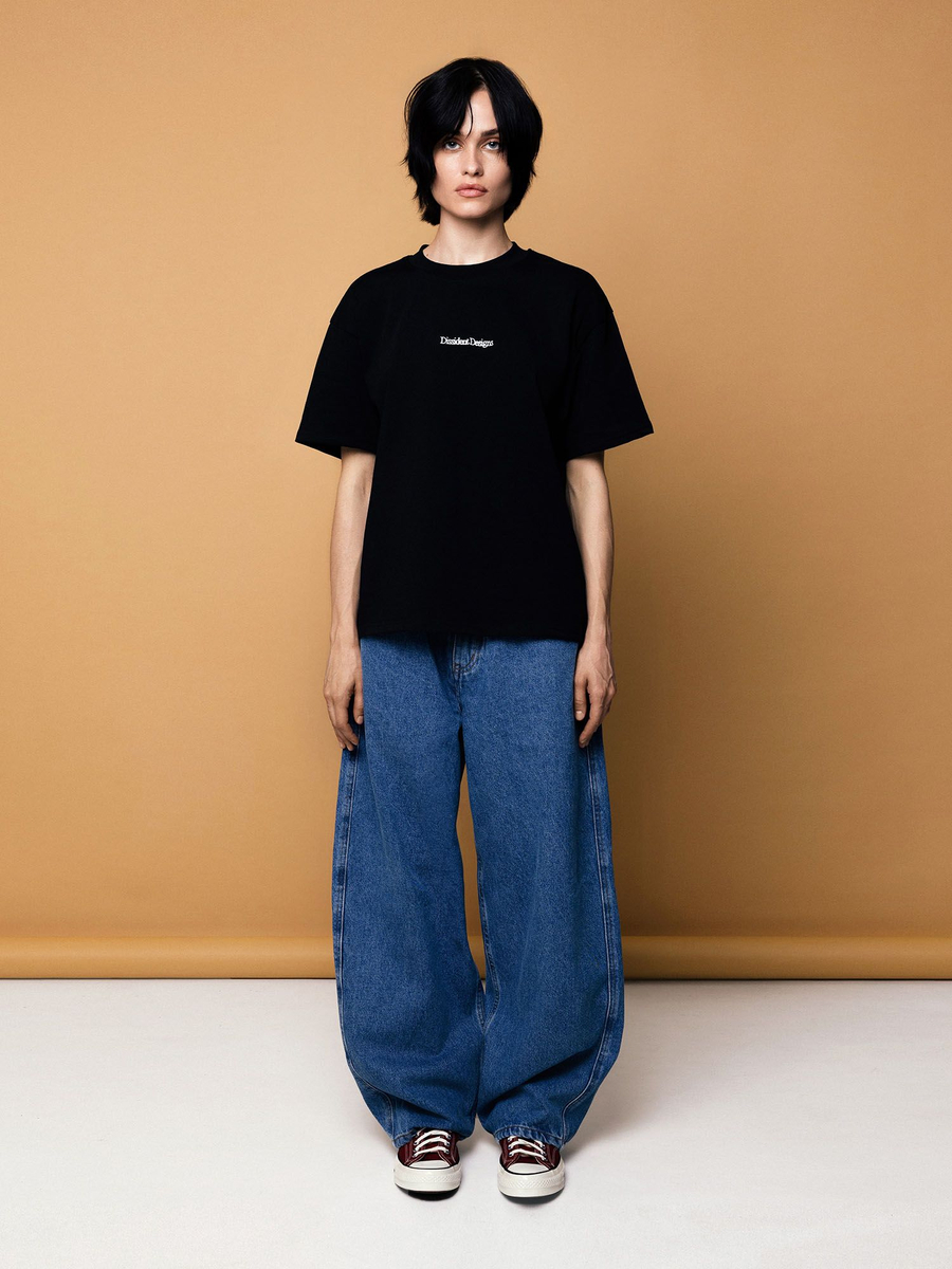 DISSIDENT — Футболка DD Logo Tee in Black