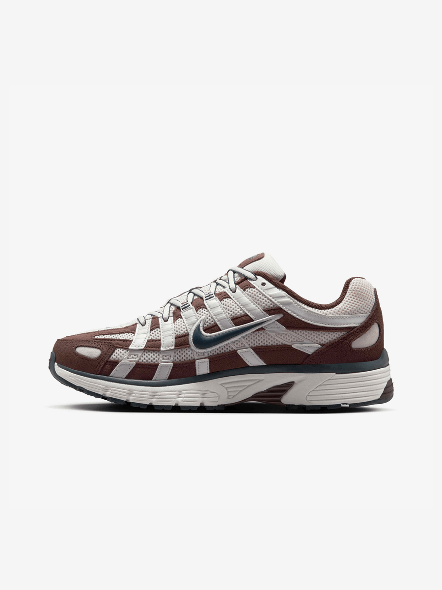NIKE — Кроссовки P6000 Baroque Brown/Metallic Summit White
