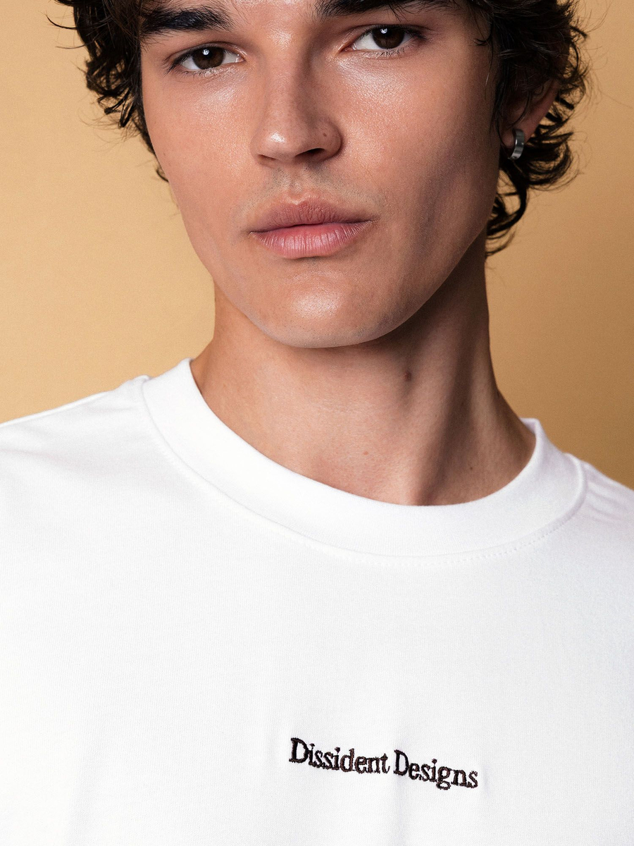 DISSIDENT — Футболка DD Logo Tee in White