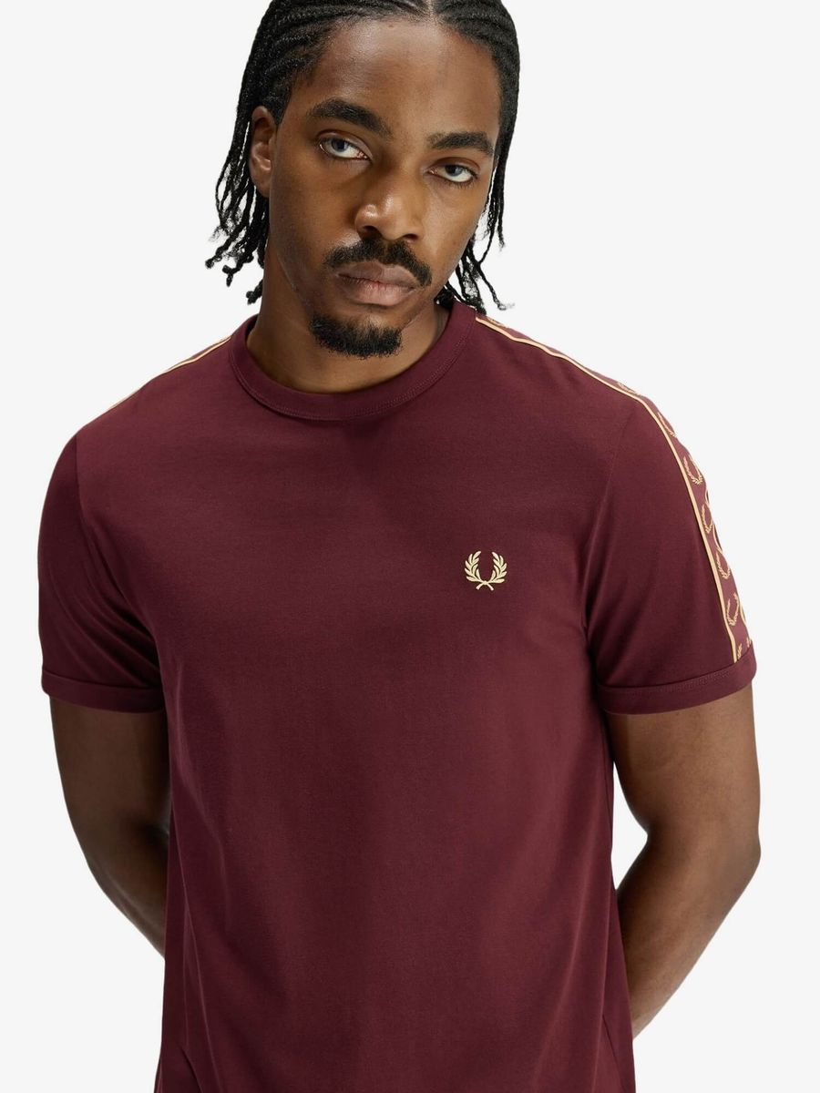 FRED PERRY — Футболка Contrast Tape Ringer Oxblood