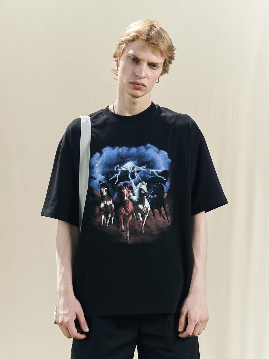 CALLED A GARMENT — Футболка Horses Peach Effect Черный