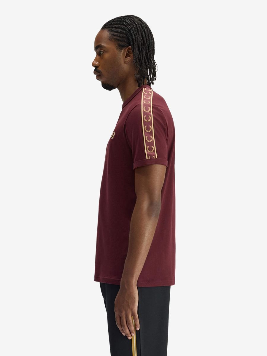 FRED PERRY — Футболка Contrast Tape Ringer Oxblood
