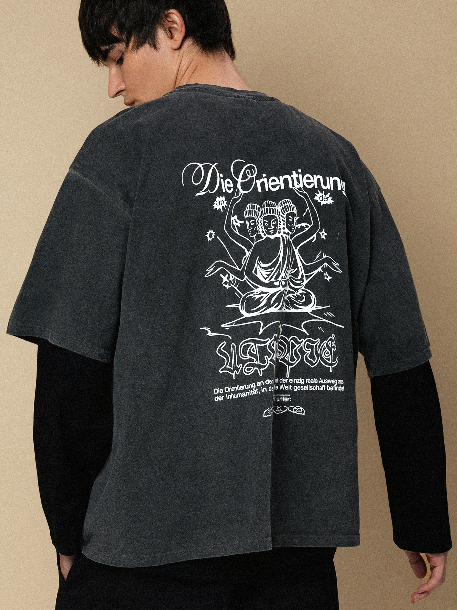 DISSIDENT — Футболка Orientierung Dyed Tee in Asphalt