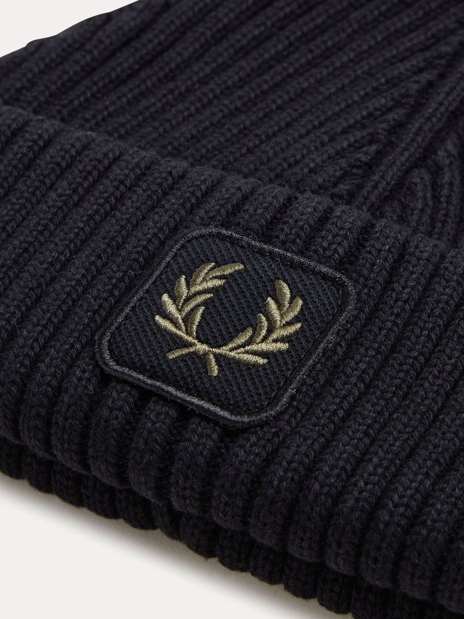 FRED PERRY — Шапка Cotton Ribbed Beanie Black