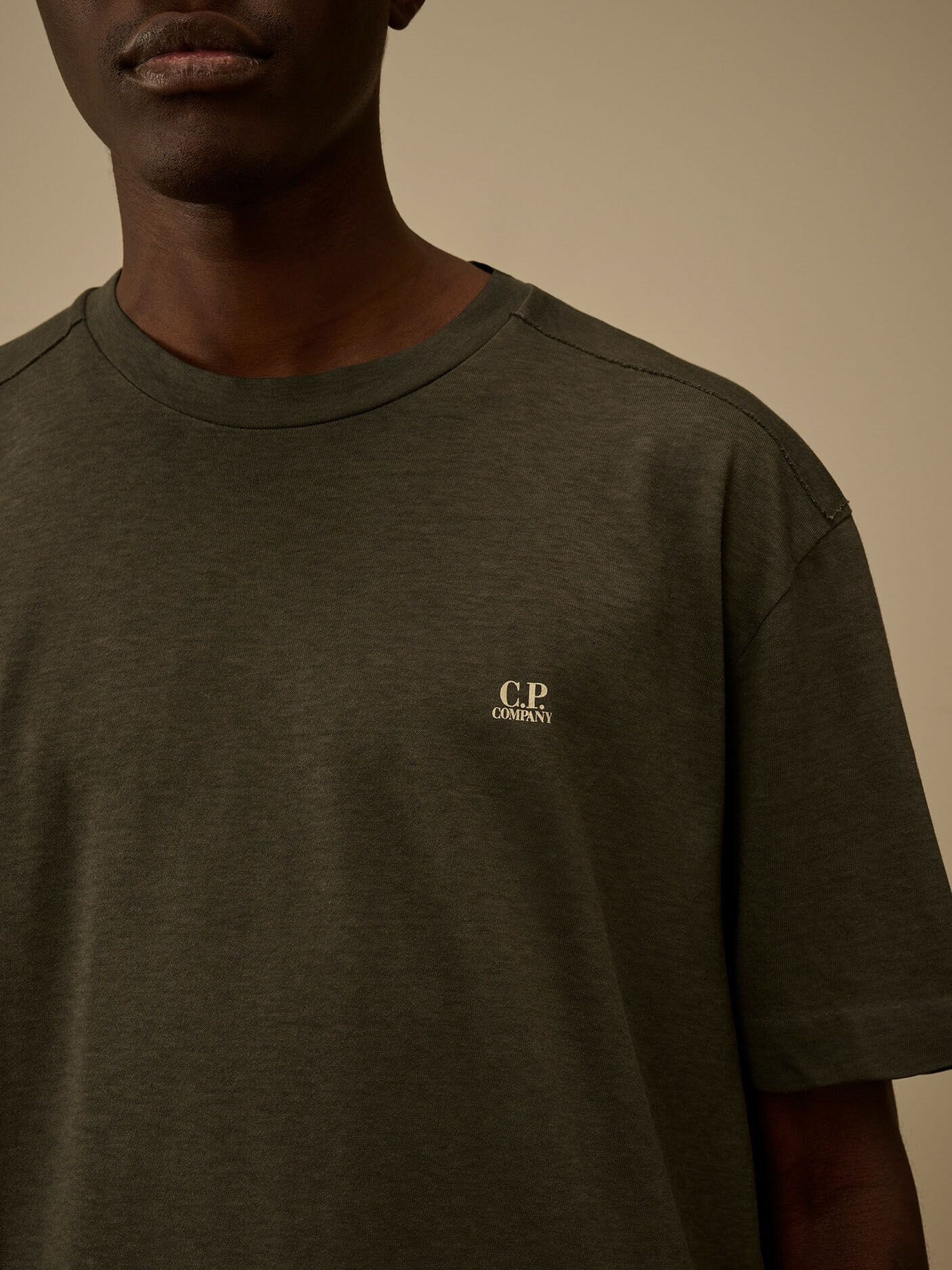 C.P. COMPANY — Футболка 20/1 Jersey Plated Logo Gunmetal