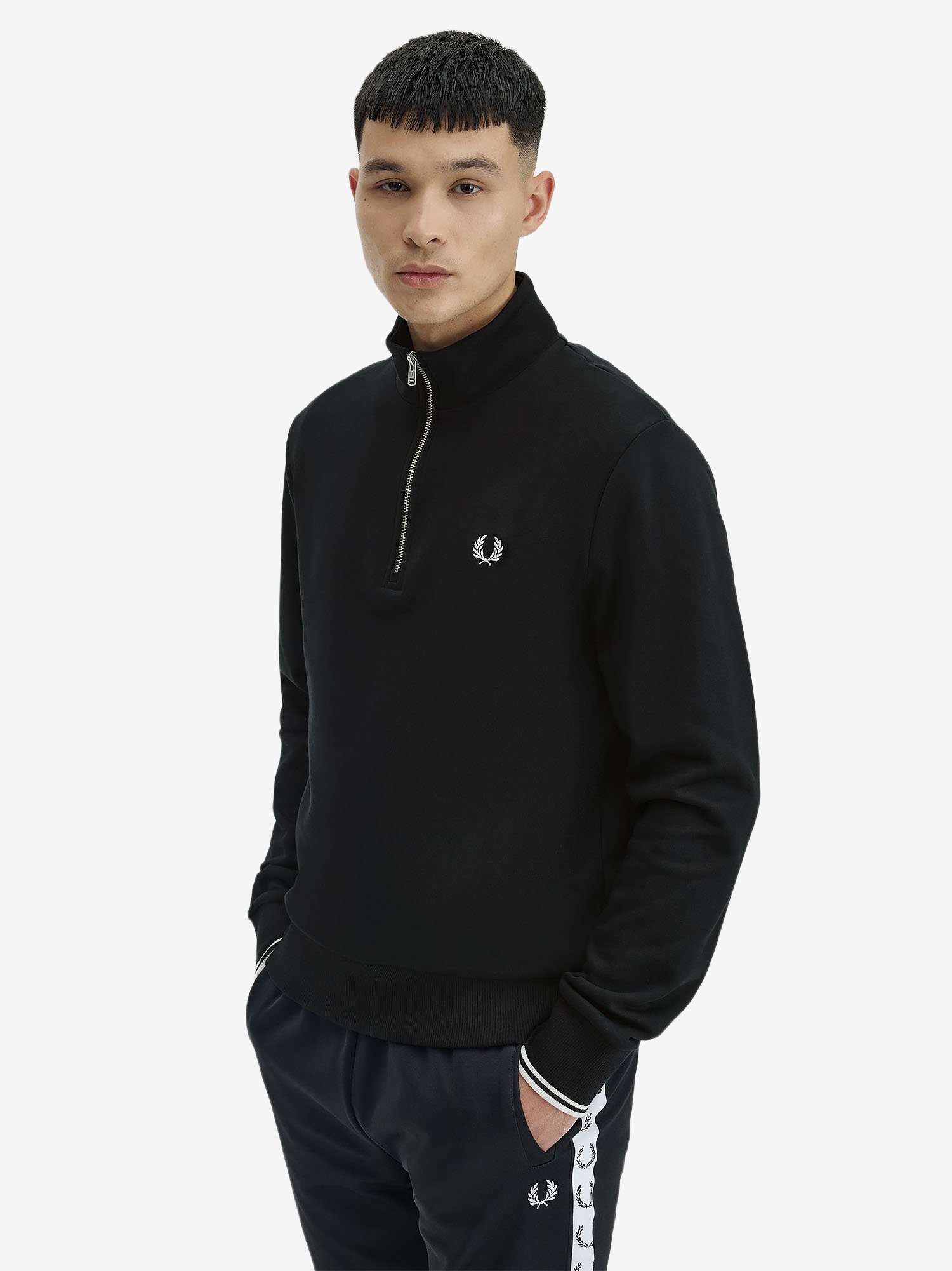 FRED PERRY — Свитшот Half Zip Black/White