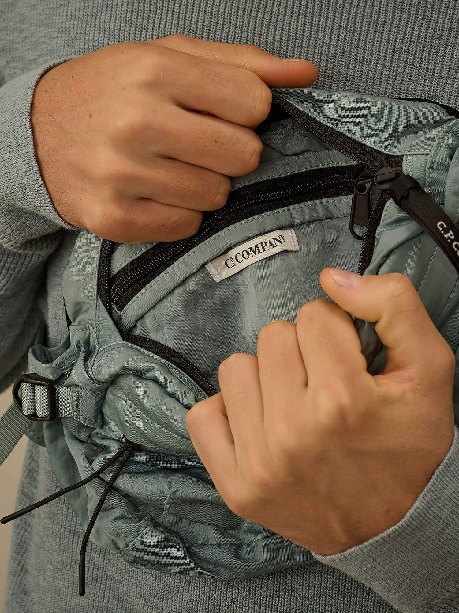 C.P. COMPANY — Сумка Nylon B Waistbag Silver Blue