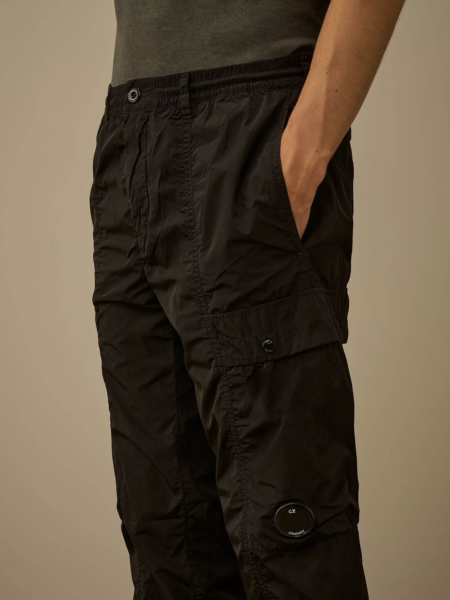 C.P. COMPANY — Штаны Chrome-R Regular Cargo Lens Pants Black