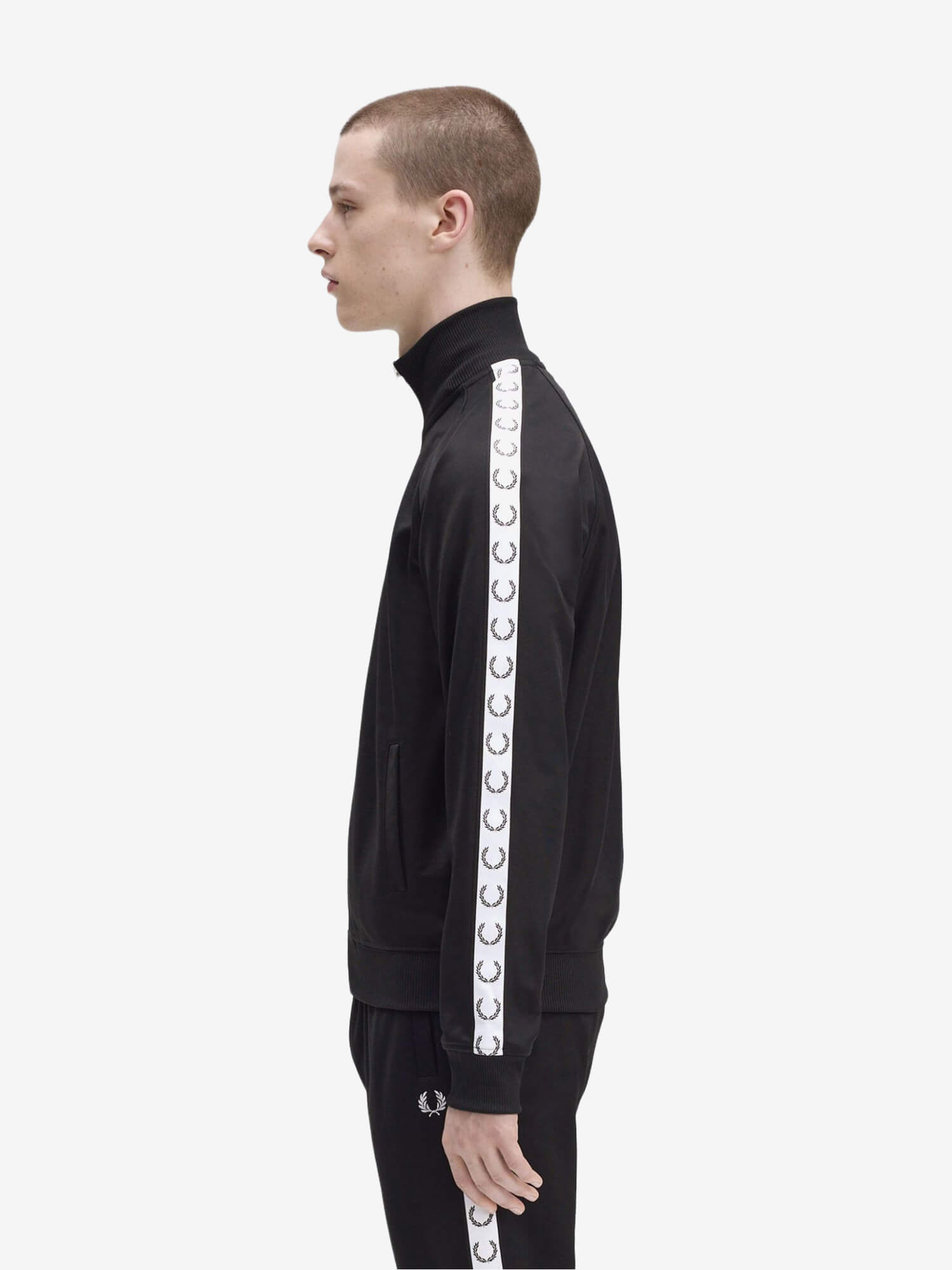 FRED PERRY — Олимпийка Taped Track Carbon Black