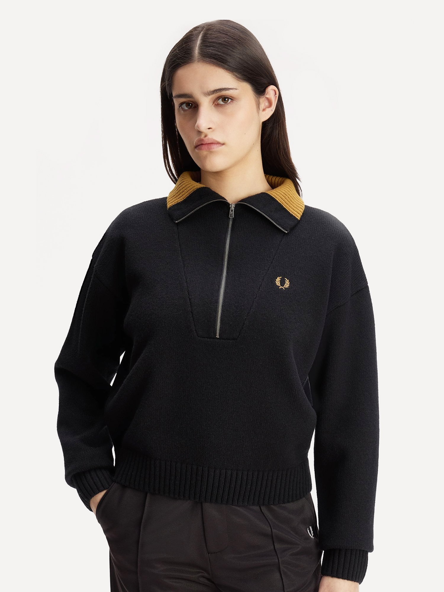FRED PERRY — Свитер W Half Zip Jumper Black