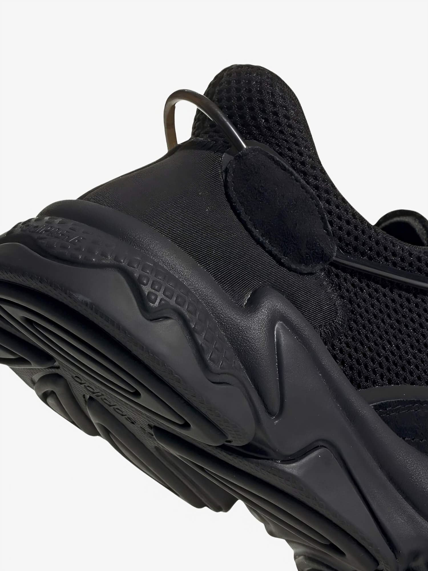 ADIDAS ORIGINALS — Ozweego Core Black/ Grey Five