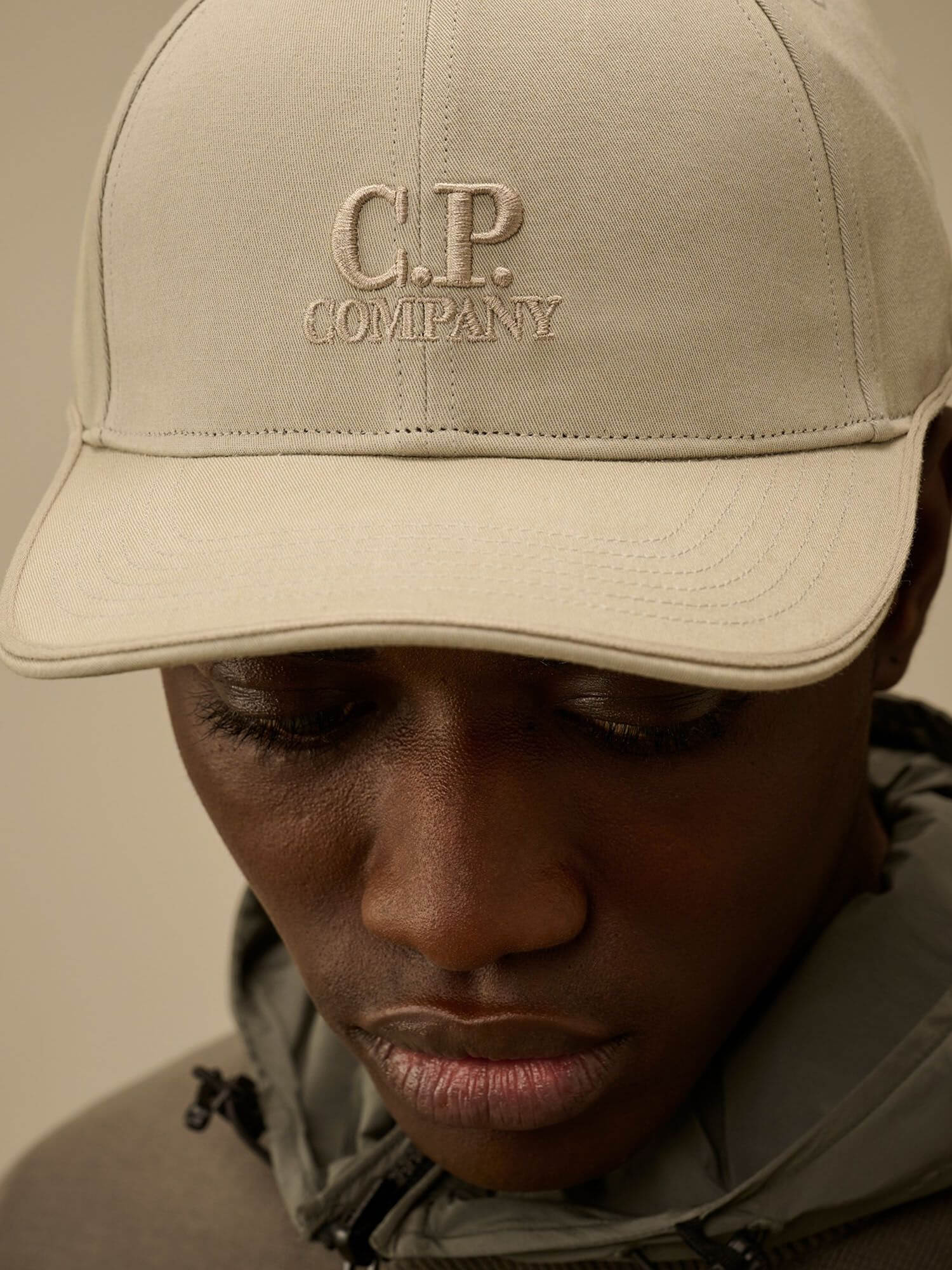 C.P. COMPANY — Кепка Gabardine Logo Cap Dove Grey