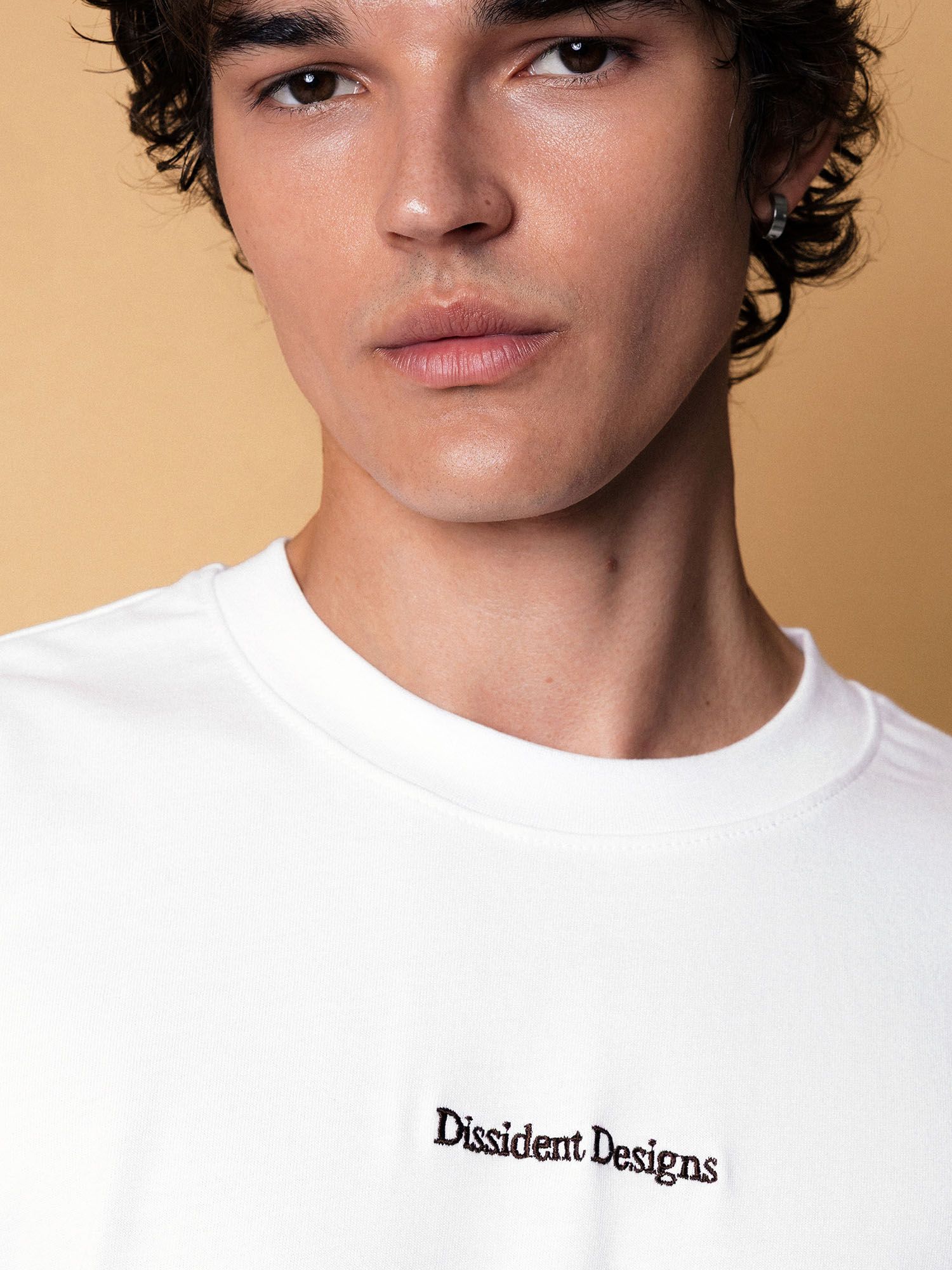 DISSIDENT — Футболка DD Logo Tee in White