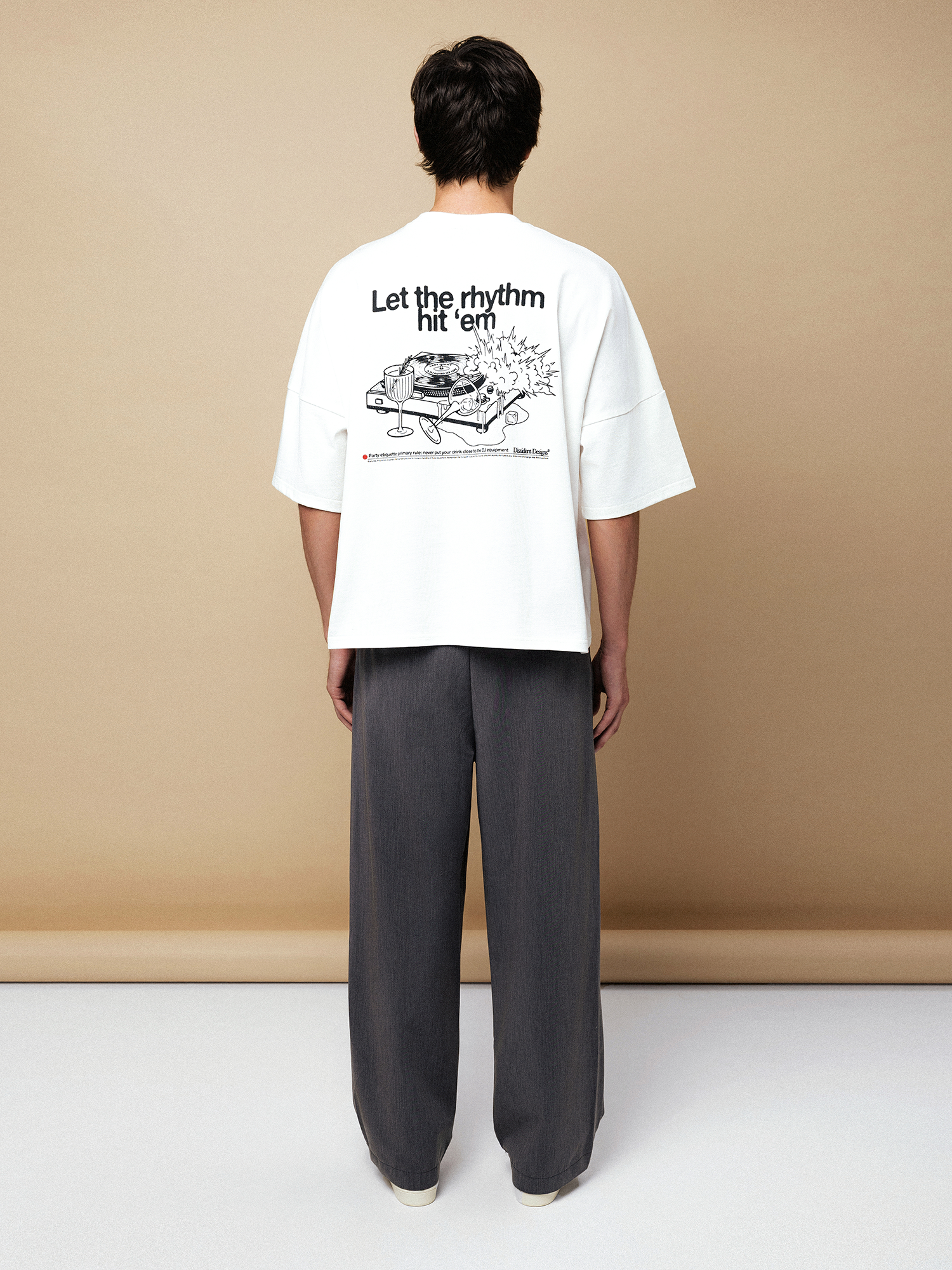 DISSIDENT — Футболка Rhythm Oversized Tee in Milk