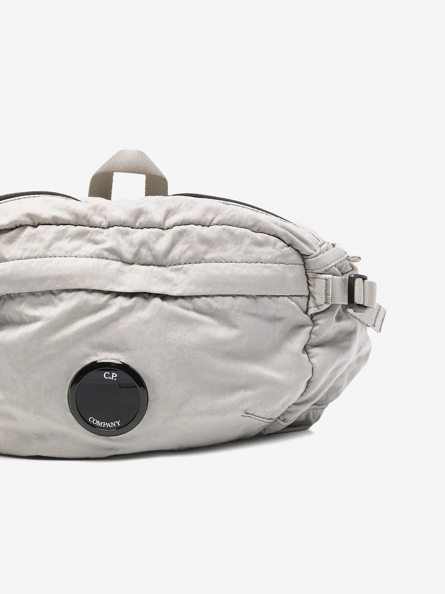 C.P. COMPANY — Сумка Nylon B Waistbag Dove Grey