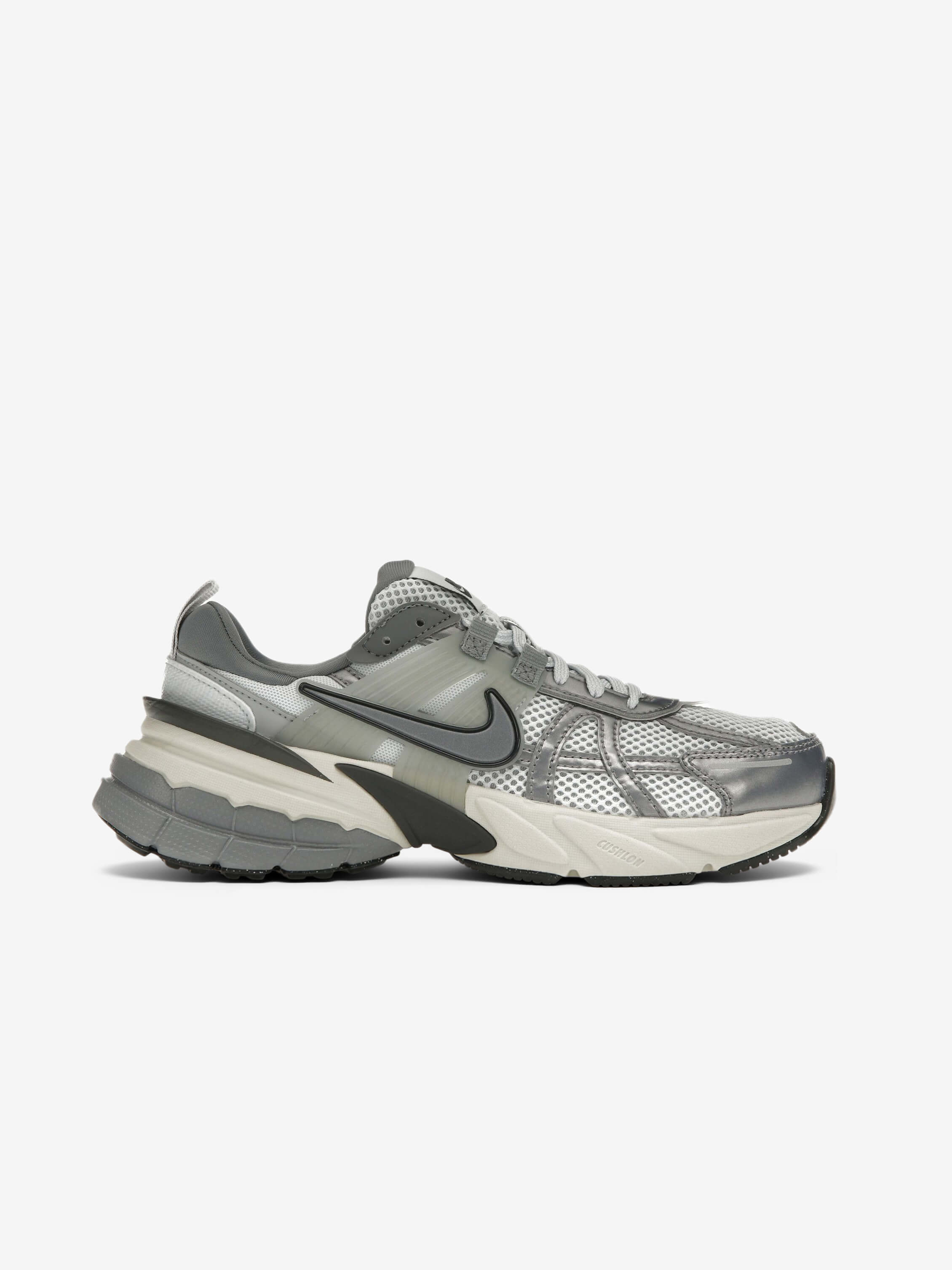 NIKE — Кроссовки V2K RUN Pure Platinum/Wolf Gray